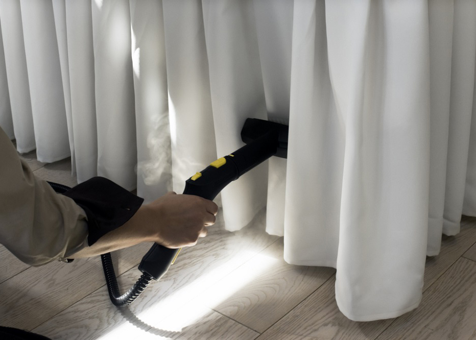Curtain cleaning service