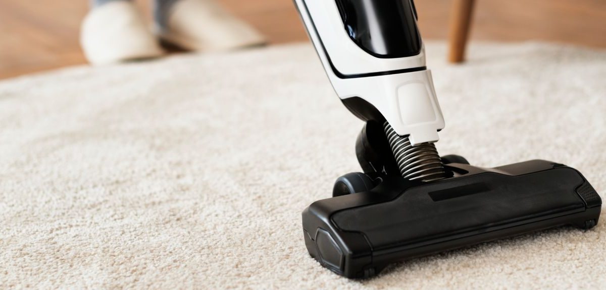 vacuum-cleaning-rug-floor (1)